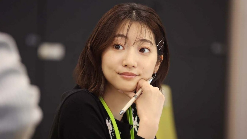 日劇《我們之間沒有的》當中的搶眼女同事就是她!演員「武田玲奈」從模特兒順利轉戰戲劇圈