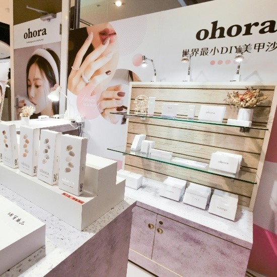 風靡日韓的凝膠美甲貼品牌ohora 終於在台北新光三越A8開設快閃店！