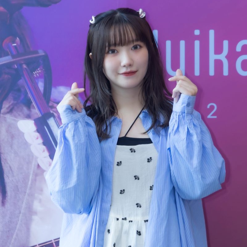 【訪問】Yuika 二度來台挑戰臭豆腐超崩潰，羞談理想告白：「一定要面對面」