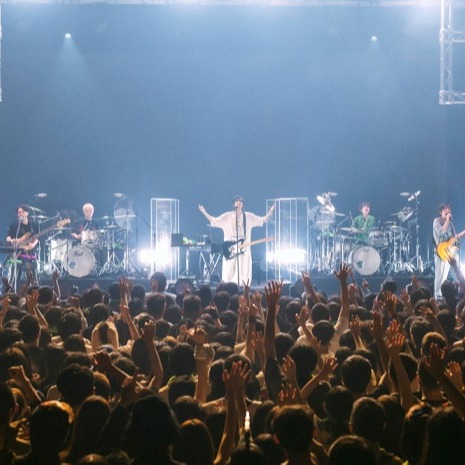 【現場報導】RADWIMPS暌違5年來台開唱，新海誠電影歌曲連發並首次演唱《餘命十年》主題曲，更朝台下狂送愛心！