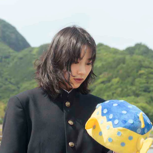 《魚之子》12月在台上映!看人氣女星「Non」穿上男高校生制服,跨越性別演活「魚君」人生