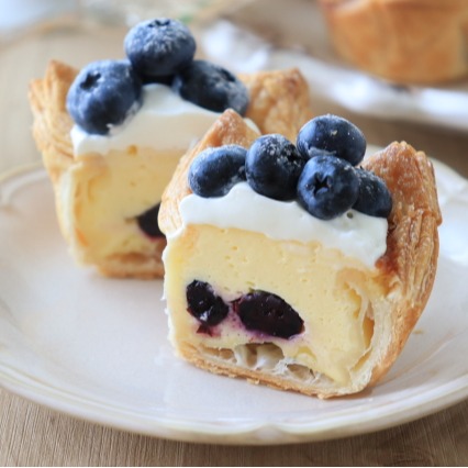 超省時×零失敗食譜！用冷凍起酥片製作可愛的「藍莓優格派」