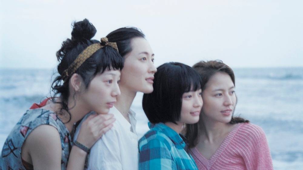 日本名導是枝裕和經典代表作《海街日記》 漫畫大賞獲獎作品改編 4月17日全台大銀幕上映！