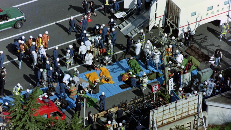 來自狂信宗教的恐怖襲擊，震驚世界的「東京地下鐵沙林毒氣事件」