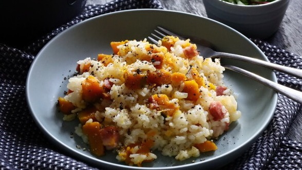 按下電鍋即可完成的日本懶人食譜！南瓜與大塊培根的洋風炊飯