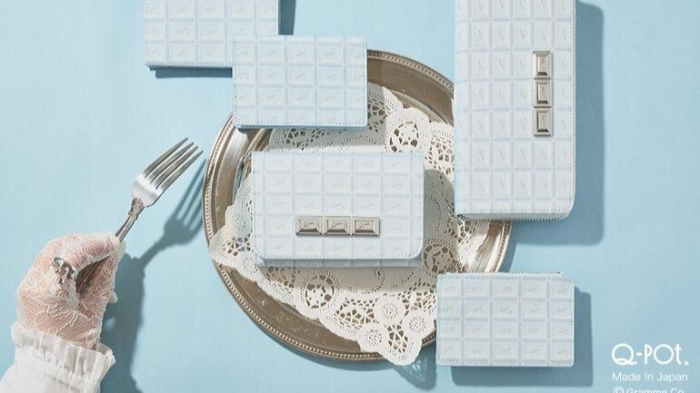 清新淡藍 X 甜美巧克力紋的夢幻組合 Q-pot.「海鹽巧克力」系列包款春季降臨