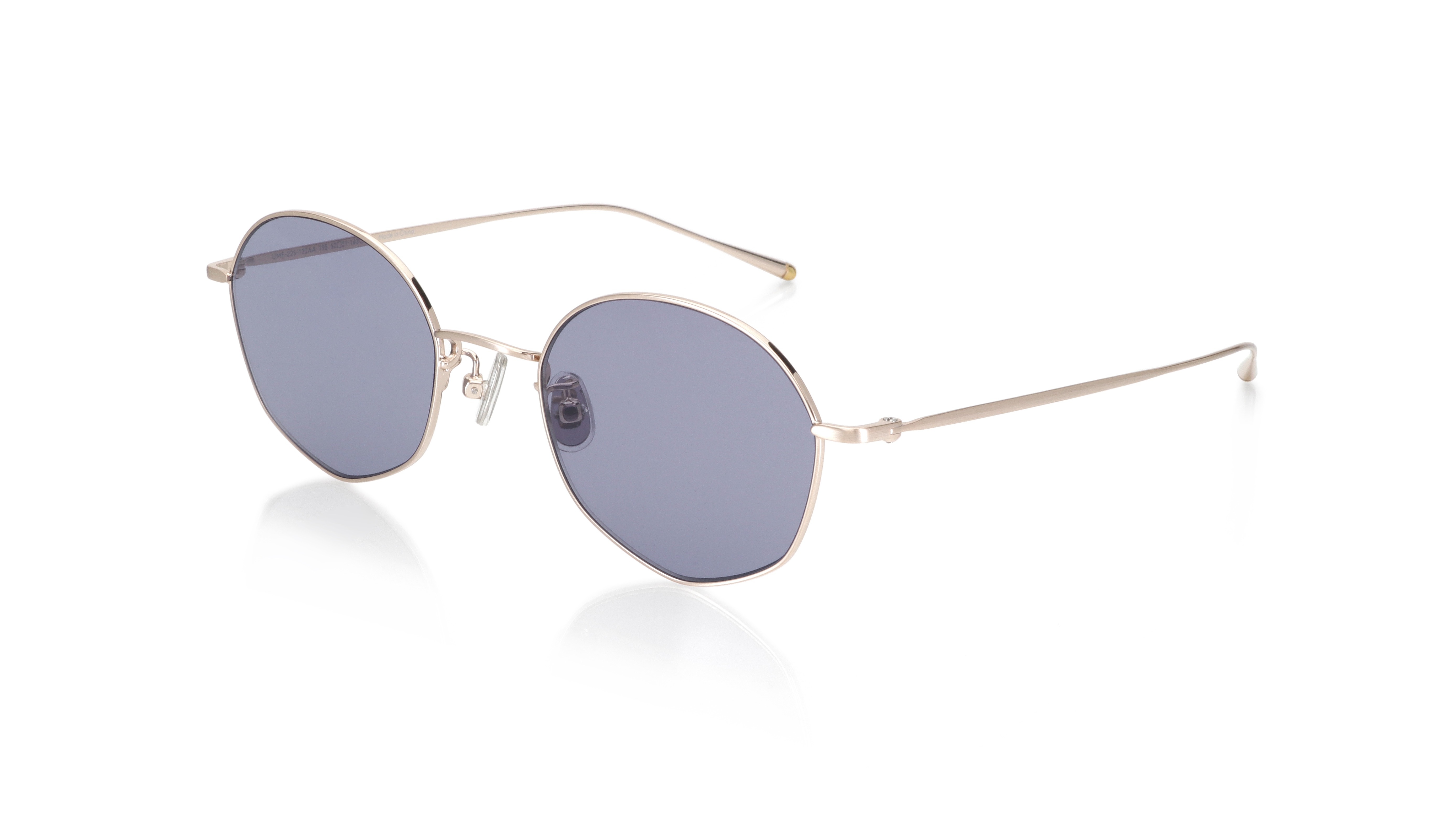 墨鏡控必敗款！JINS不挑臉型百搭「錐形框」戴上秒增時尚感 室內室外一鏡搞定