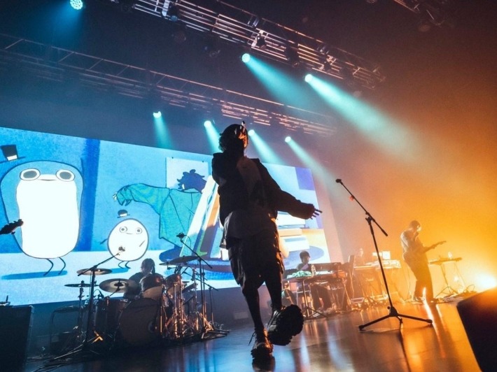 【現場報導】Eve 帶著《咒術迴戰》的主題曲舉辦首次台灣專場，預告「會去喝珍珠奶茶的！」