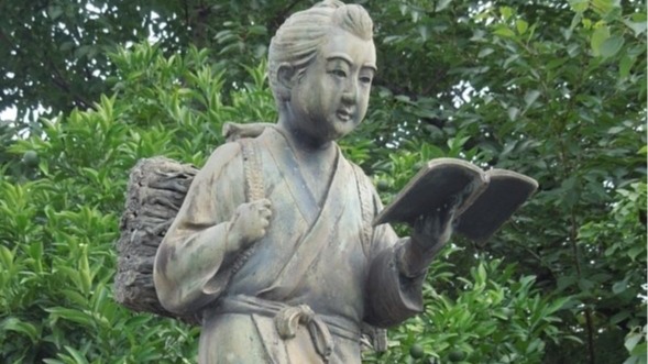 在半夜會動起來的石像，日本知名校園怪談「會走動的二宮尊德像」