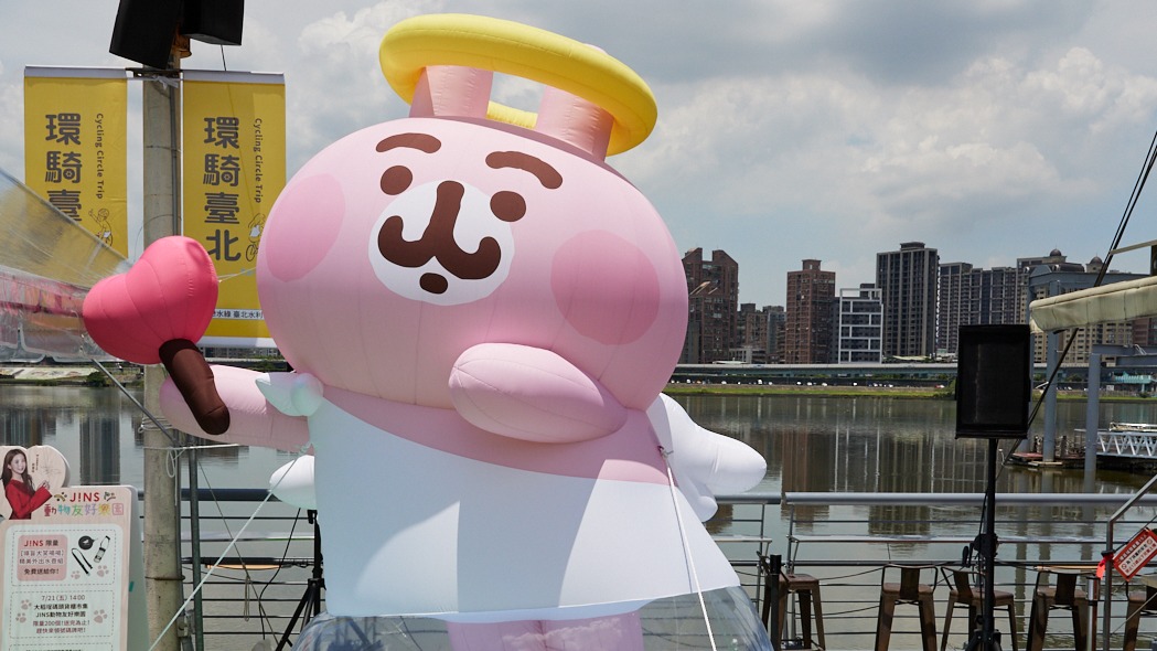 JINS動物友好樂園大稻埕登場 P助與粉紅兔兔化身守護天使