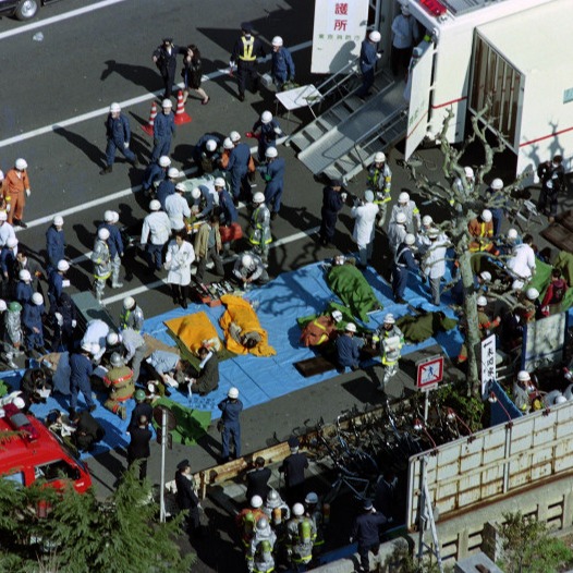 來自狂信宗教的恐怖襲擊,震驚世界的「東京地下鐵沙林毒氣事件」