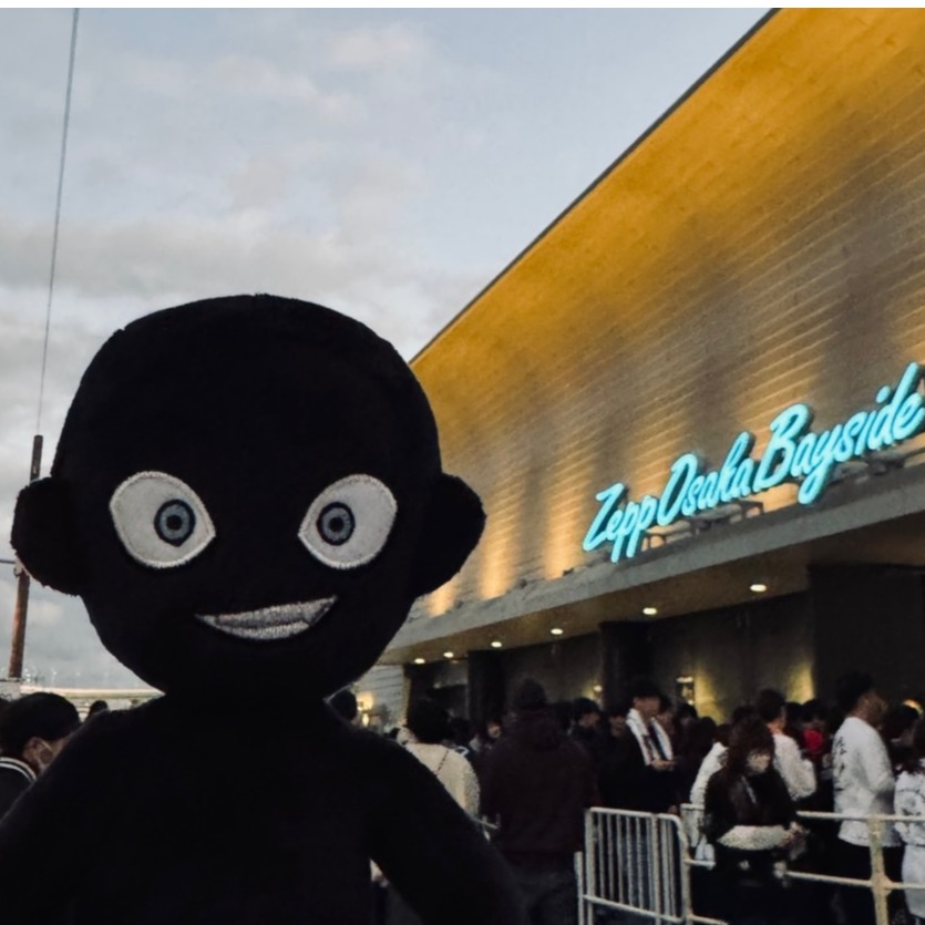 可能比柯南還受歡迎？環球影城名偵探柯南黑衣人超可愛娃娃周邊商品引發討論熱潮