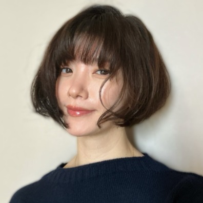 50 歲像 30 歲的凍齡奇蹟！日本作家川上未映子「空氣感短髮＋蜜桃光澤唇」，熟齡女子的減法美學筆記