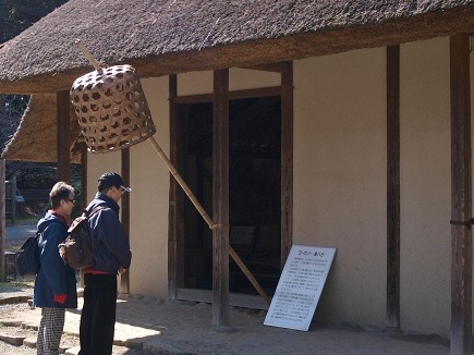 這天日本人會在門口高高掛上竹籠？新年後的特別習俗「事八日」介紹