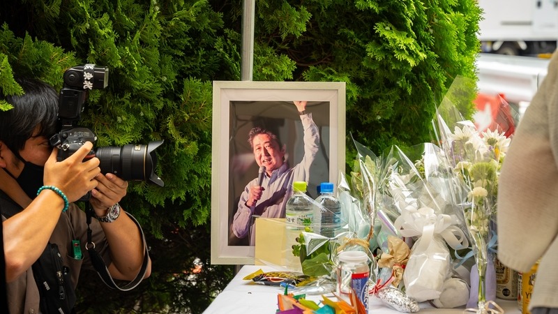 拜登、馬克宏不出席令安倍國葬爭議再起？日本人為什麼反對、為什麼支持安倍國葬？