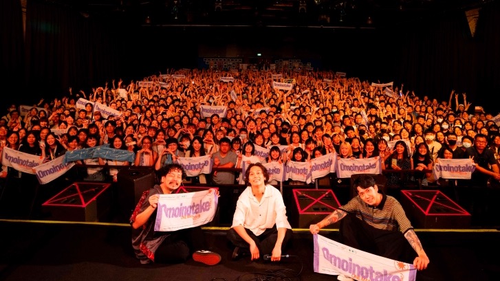 【現場報導】Omoinotake 海外首演誠意十足狂飆中文,台灣歌迷美聲合唱〈幾億光年〉感動滿溢的奇蹟之夜