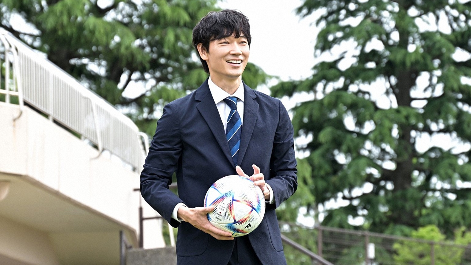綾野剛中年失業化身「老菜鳥」 為戲苦練足球兩個月! friDay影音夏季檔四大獨佔日劇熱血開幕