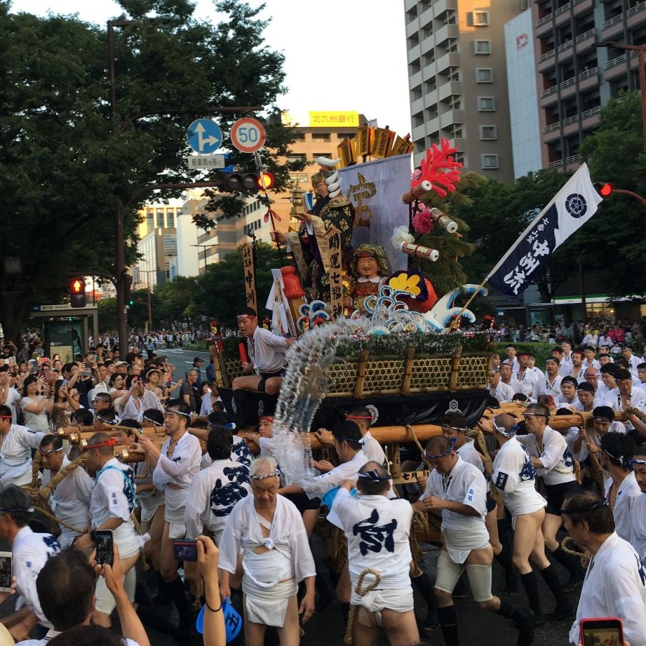 九州7月必去祭典：福岡博多山笠祇園祭典！夏日裡的屁屁祭典？