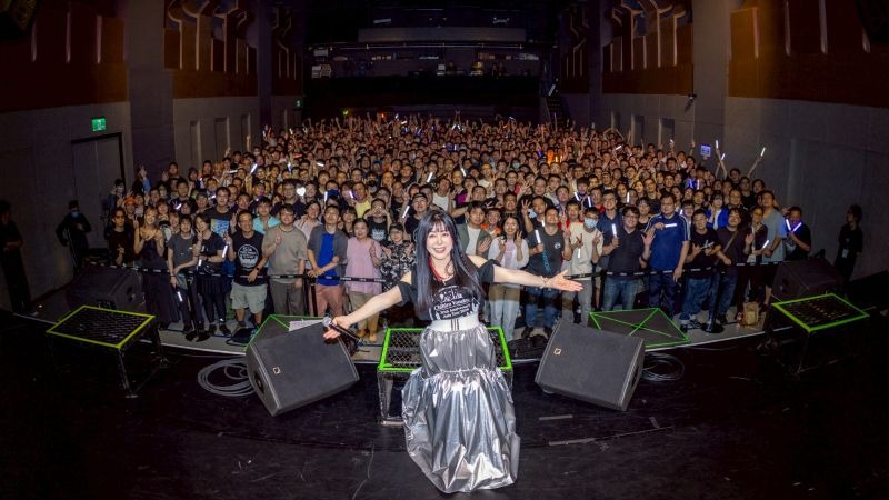 米倉千尋30週年巡演登台北，經典神曲〈嵐の中で輝いて〉引爆全場大合唱