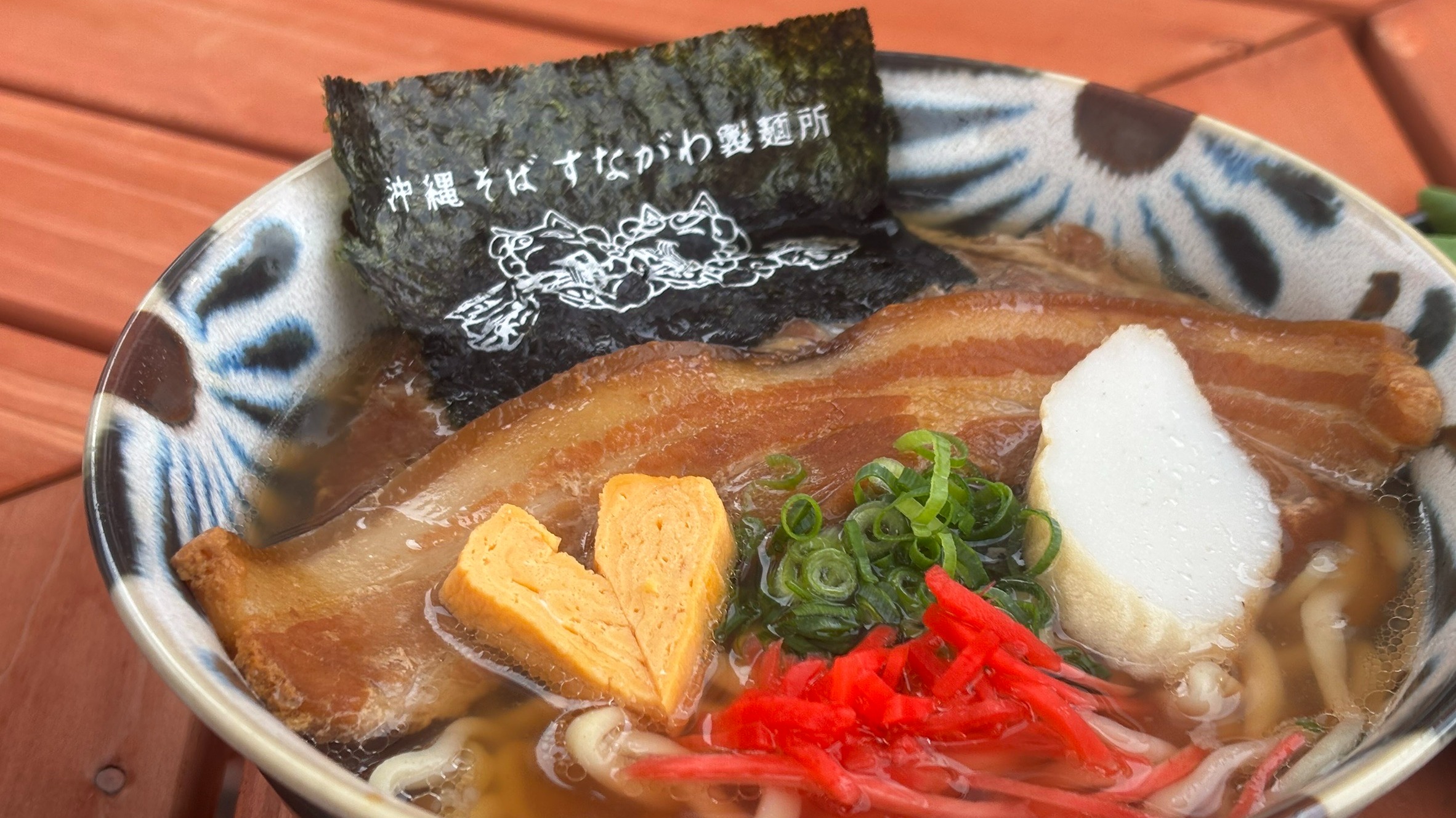 在美國村也吃得到正宗沖繩麵！體驗美味自家製生麵Ｘ嚴選柴魚高湯的道地沖繩麵！