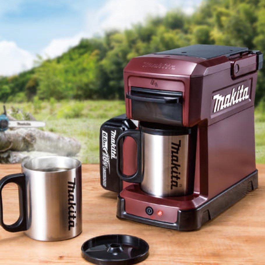 電動工具大牌 MAKITA 的充電式咖啡機也很工業風 露營超方便還有自己的咖啡豆喔！