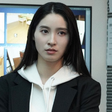 土屋太鳳、佐藤勝利《廣域移動搜查隊》雙主演登場！揭開「動作派女神」每天跑步6K、喝水3000cc的透亮保養術