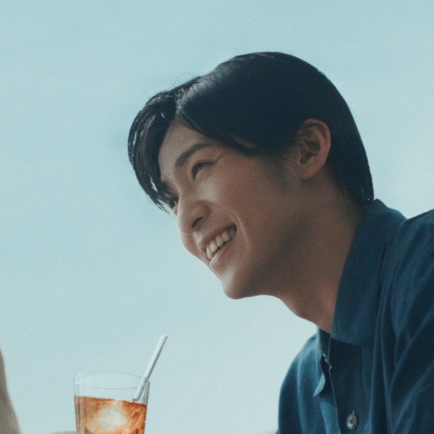 「午後紅茶」新代言人目黑蓮帥氣登場！ 涉谷八公前大看板迷倒眾生