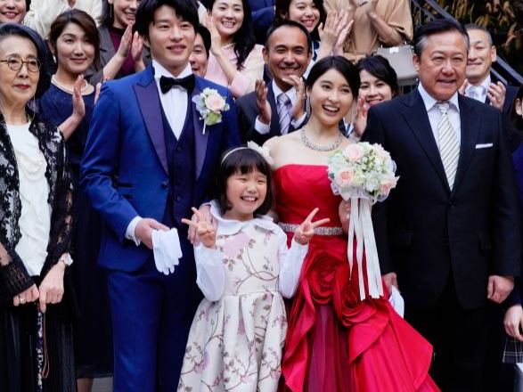 《變調的灰姑娘》土屋太鳳暖心影片獻台灣粉絲！醫生娘的冷血震撼教育，本週五揭駭人真相