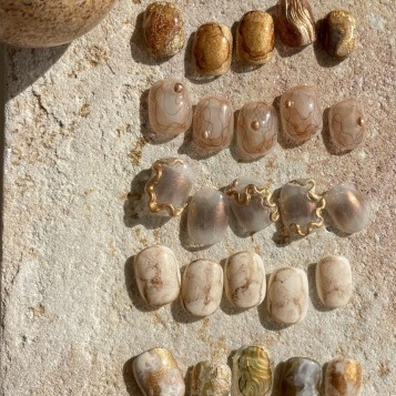 秋冬限定美拉德系指彩!4款風格為指尖點亮時尚焦點