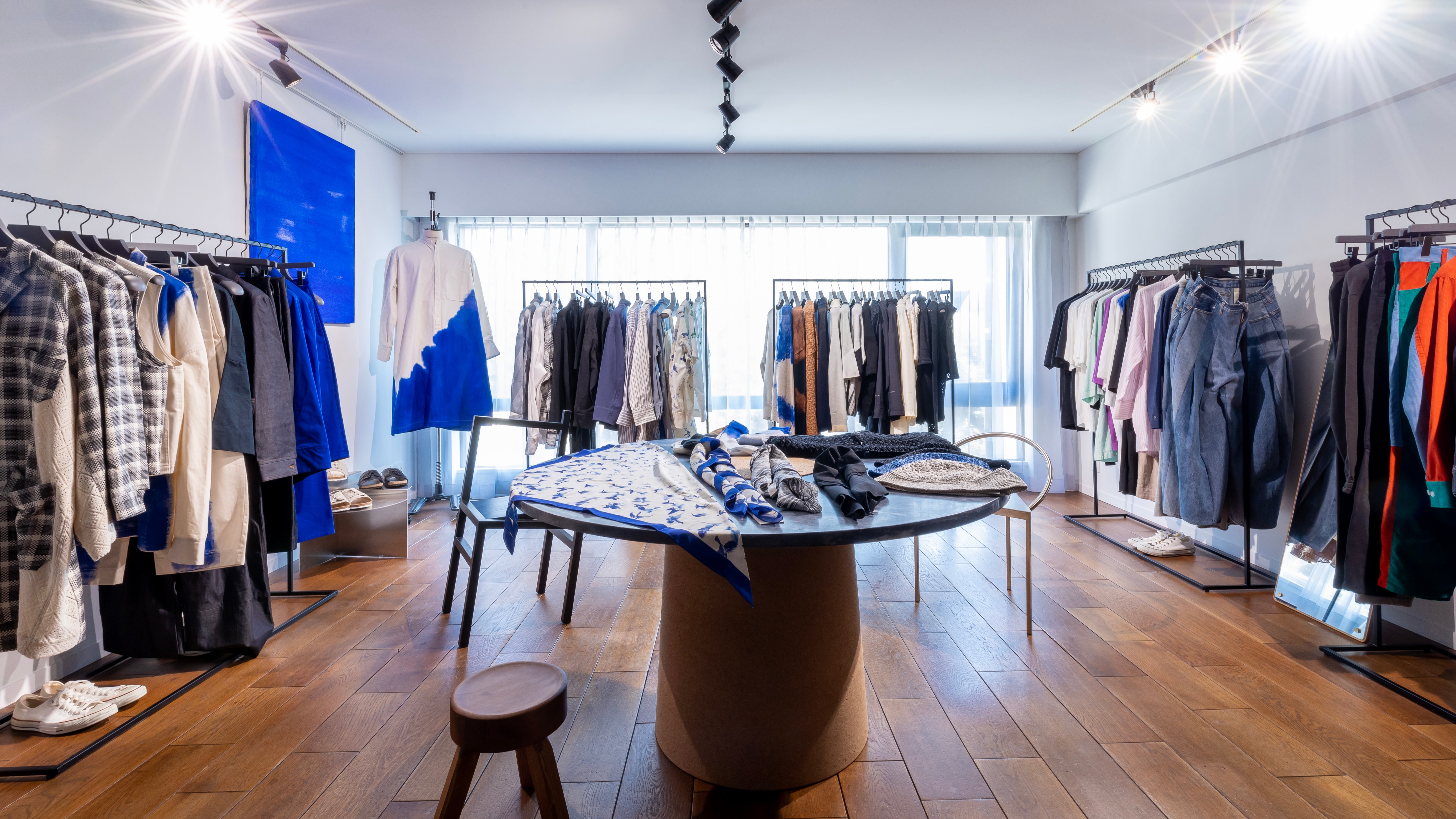 東京時尚掃街必逛，剛柔並濟的「無性別風」服飾，擺脫男女裝傳統界定