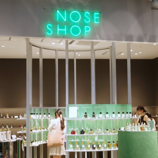 日本必逛香水店 NOSE SHOP 推出香水扭蛋機，靠鼻子也靠運氣找出你的命定專屬香水