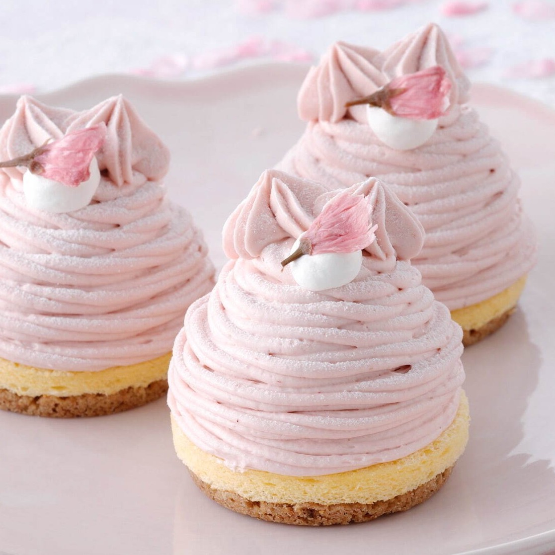 2022 年 2 月日本美麗甜點 5 選 草莓櫻花粉紅攻擊，粉嫩的顏色讓人都要捨不得吃了！