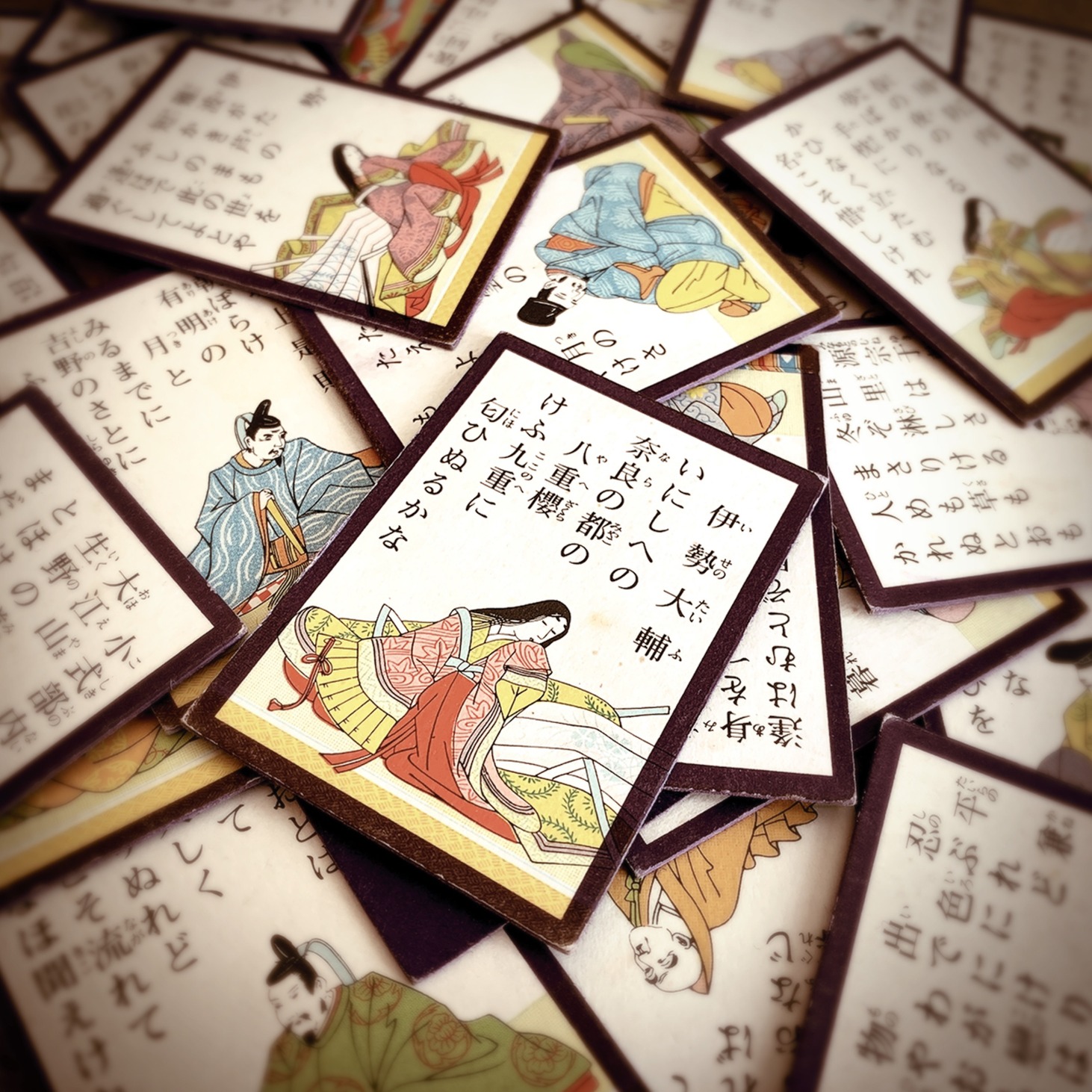 來認識百人一首之日！日本人究竟是如何將和歌集進化成「榻榻米上的格鬥技」？