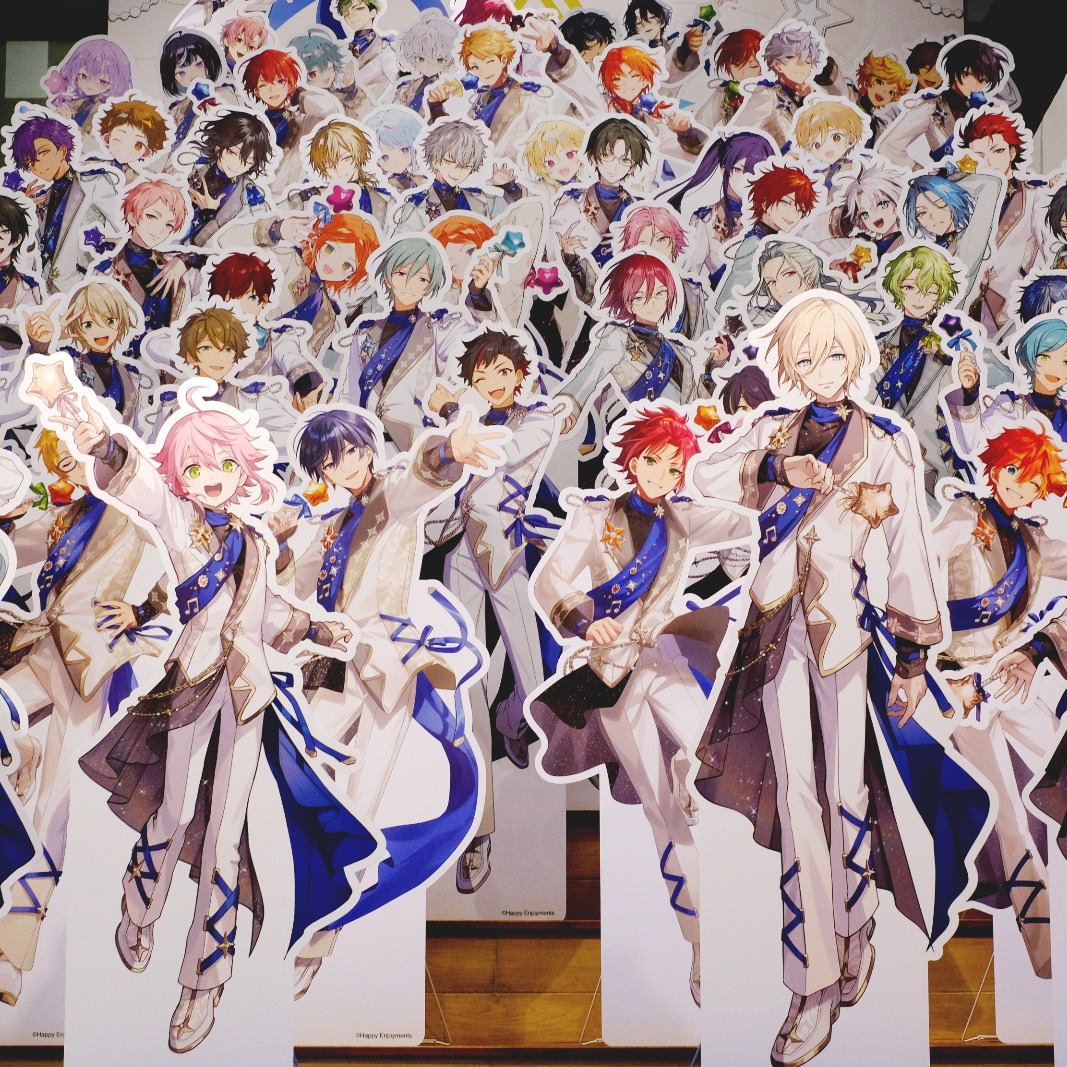 製作人荷包告急!《偶像夢幻祭2》十週年快閃店登台,58位偶像周邊全到齊,集點解鎖遊戲「限定稱號」