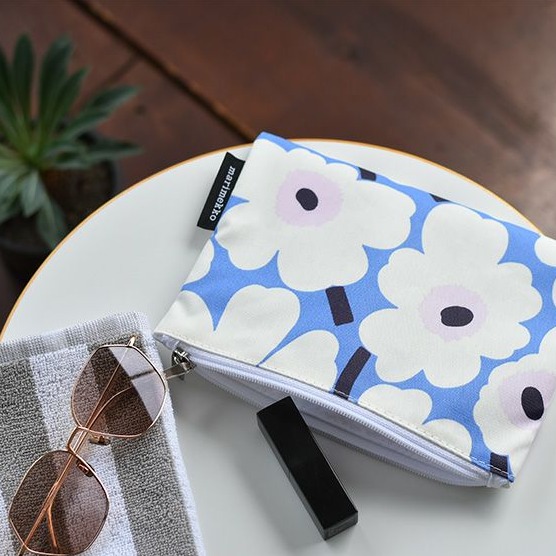 北歐風格袋著走！芬蘭設計品牌「Marimekko」「Lapuan Kankurit」人氣包款15選