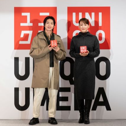UNIQLO UMEDA梅田旗艦店開幕話題滿滿，松下洸平秀出「UMEDA」刺繡、綾瀨遙大讚「好可愛！」