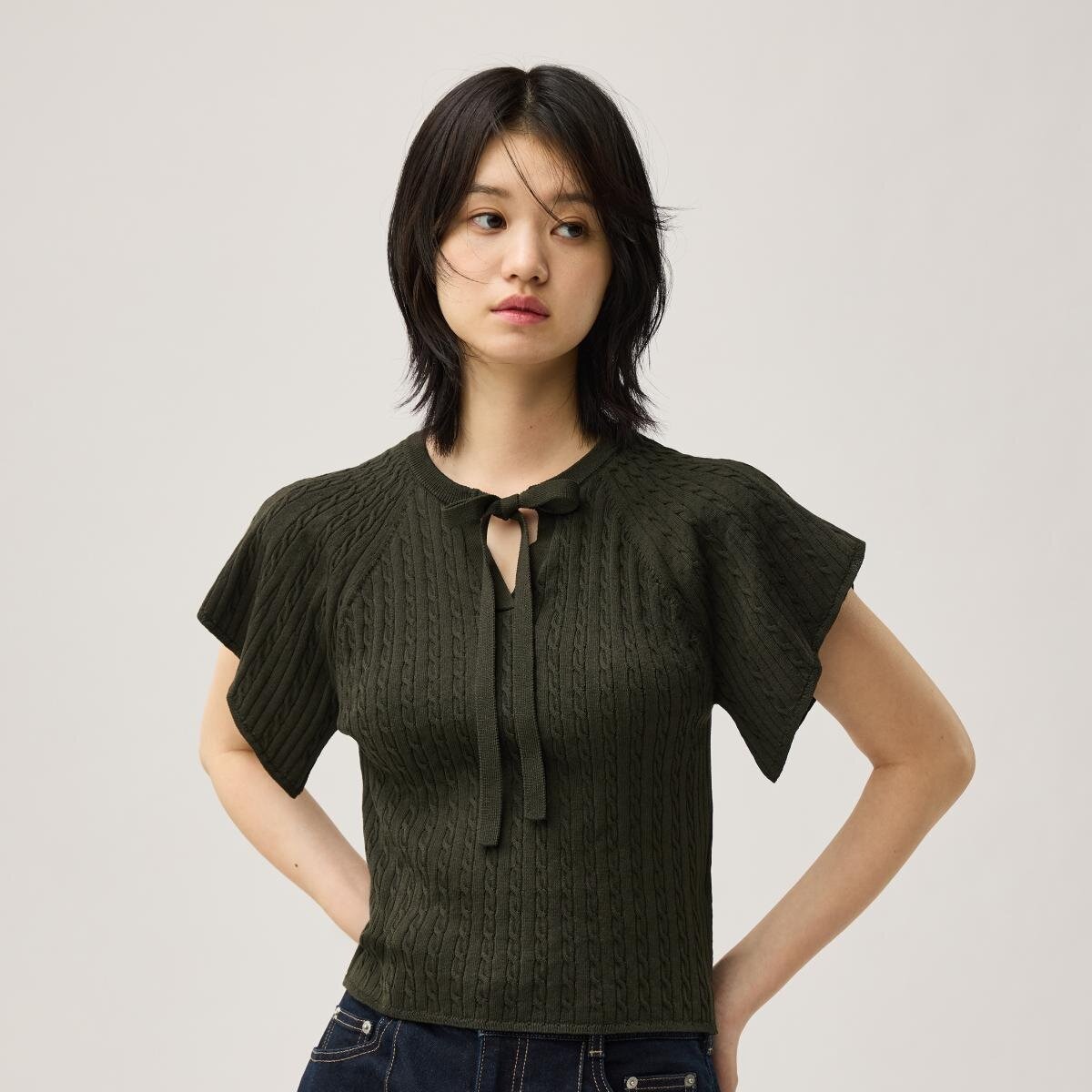 GU × rokh 第四波聯名女裝系列登場　以Play in Style主題詮釋工裝與浪漫荷葉時尚