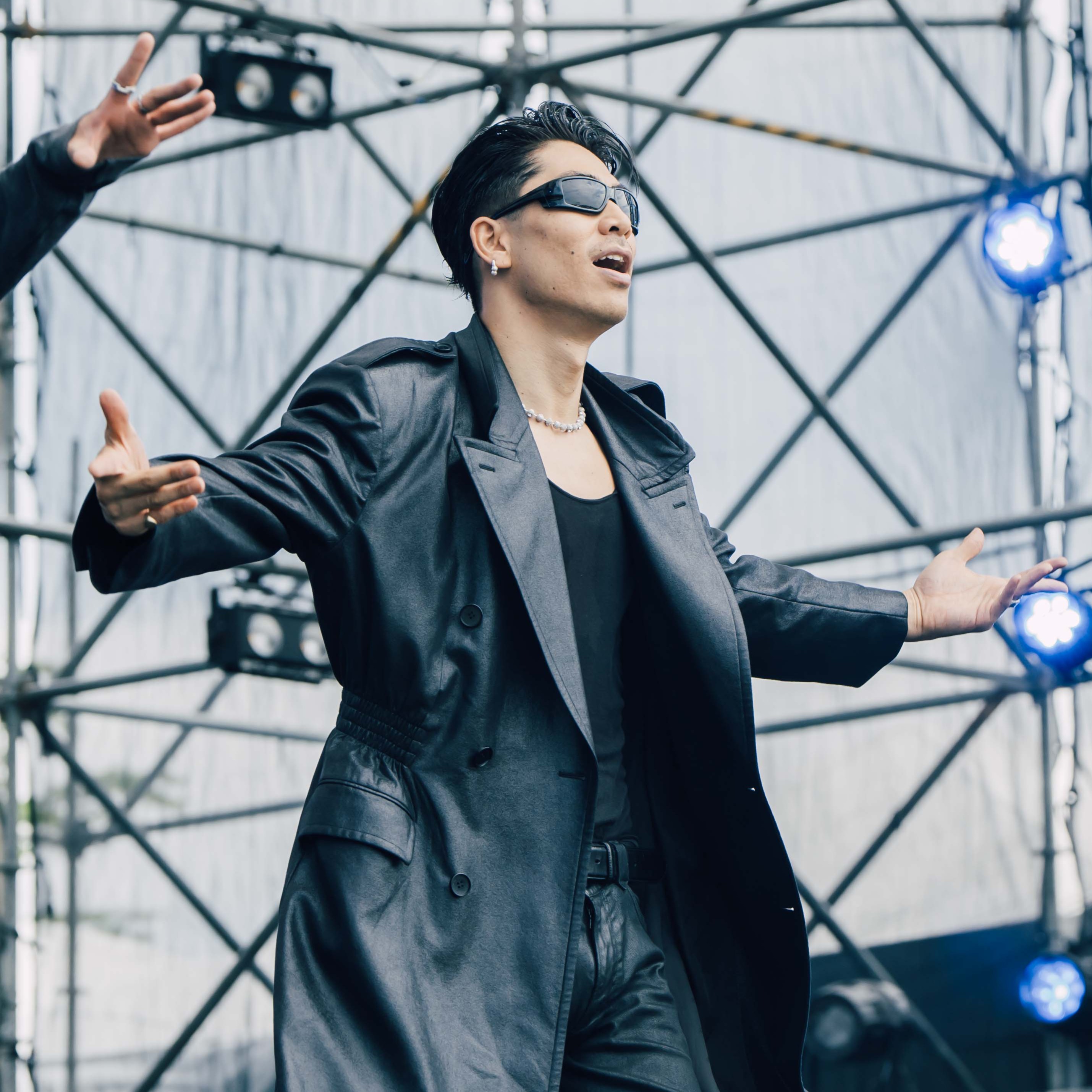 無畏颱風！EXILE AKIRA率師弟團THE JET BOY BANGERZ登浪人祭熱舞，為受風災影響人們打氣