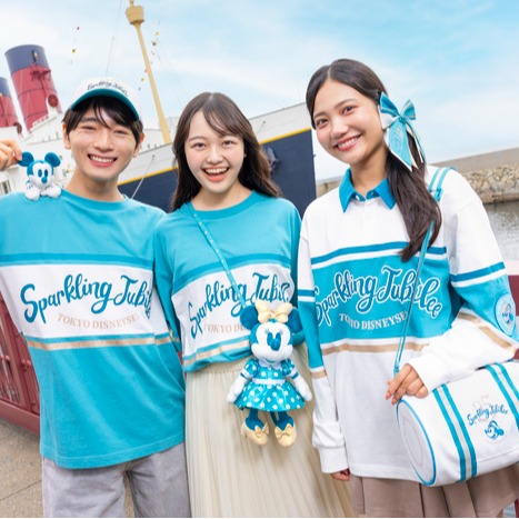 東京迪士尼海洋25週年活動「閃耀歡騰」4月開跑，娛樂表演、限定商品及餐飲都染上歡騰藍！