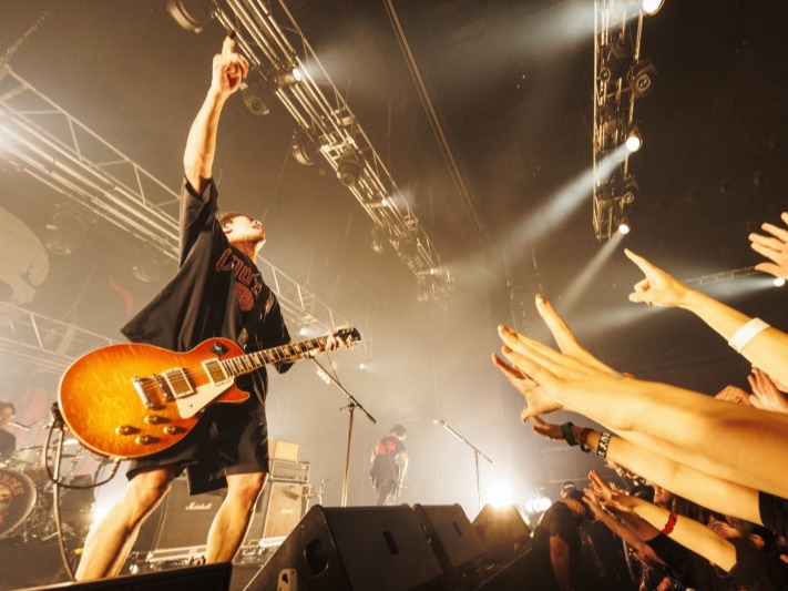 【現場報導】傳奇樂團ELLEGARDEN首場台灣專場！細美武士赤膊大撩歌迷，男粉熱情求婚，感人約定不久後將再度登台！