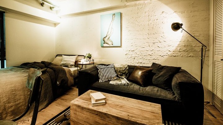 小宅也能塞進床鋪與沙發！單身小套房的空間配置妙招