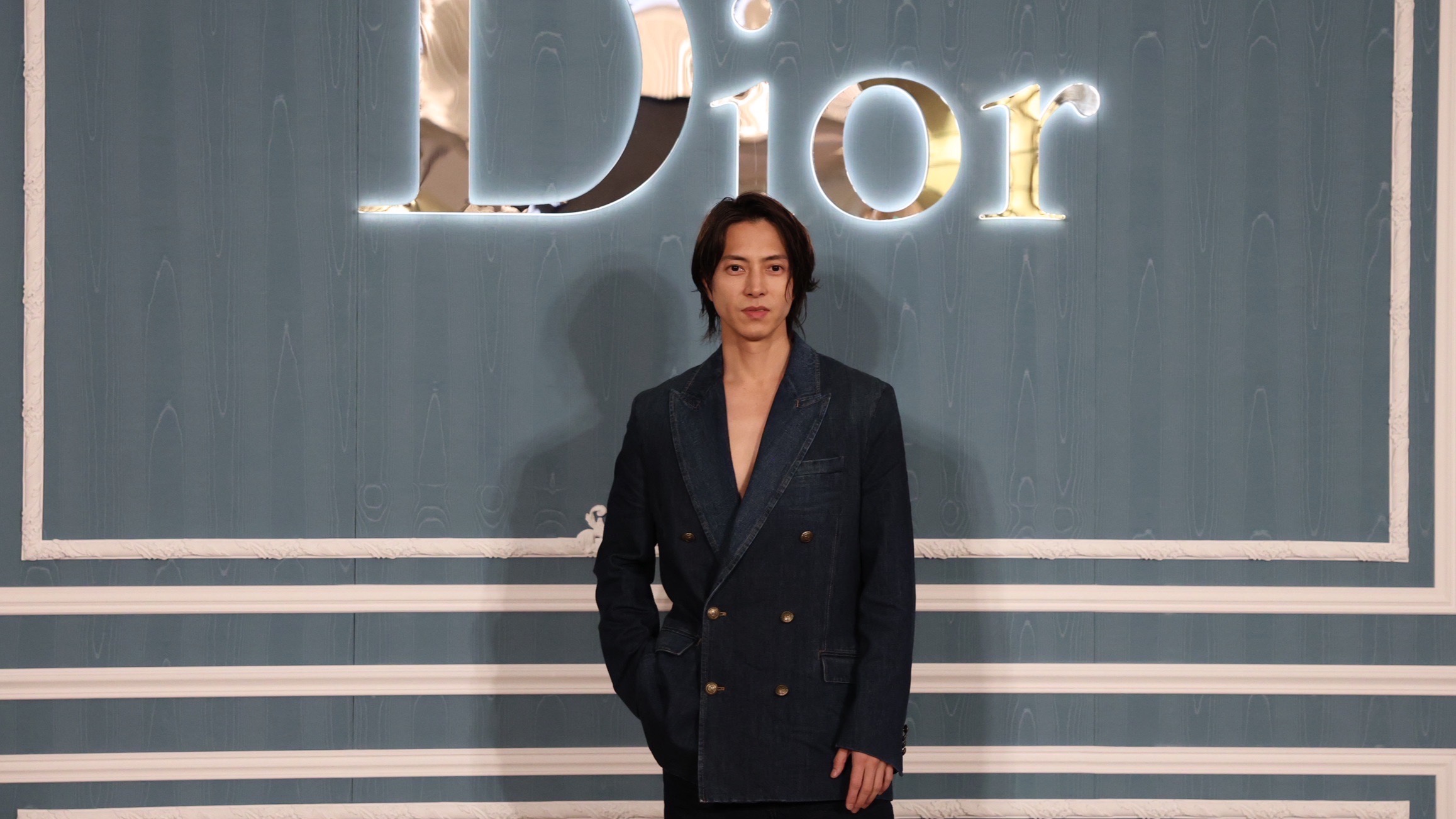 山下智久露大胸肌超誠意出席101 Dior秋季系列期間限定店！穿衣靈感來源居然是好兄弟周杰倫？！