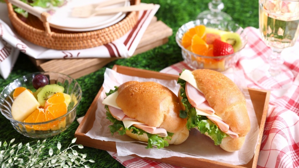 在日本賞櫻野餐該準備什麼？3種應景花季甜點+必備賞櫻美食5選推薦