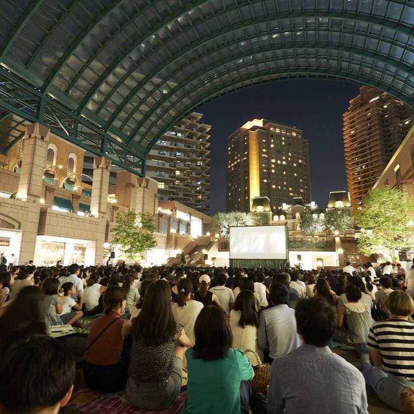 宛若東京愛情故事夢幻浪漫夜！惠比壽花園廣場塔戶外電影播放活動「picnic cinema」等你來參加