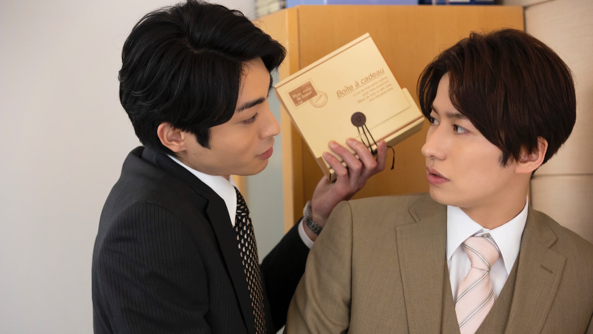 人氣BL日劇《經典杯子蛋糕》甜點CP從咖啡廳曖昧到家裡！為還原漫畫唯美橋段鮮肉木村達狂吃鬆餅8小時