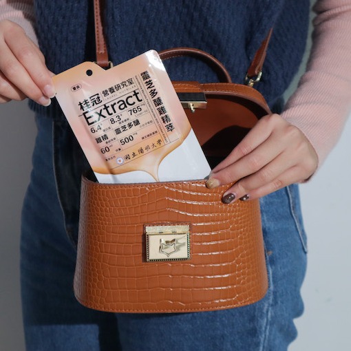 去日本血拼需要即刻補充體力?行李裡還缺這包一桂冠營養研究室「靈芝多醣雞精萃」!