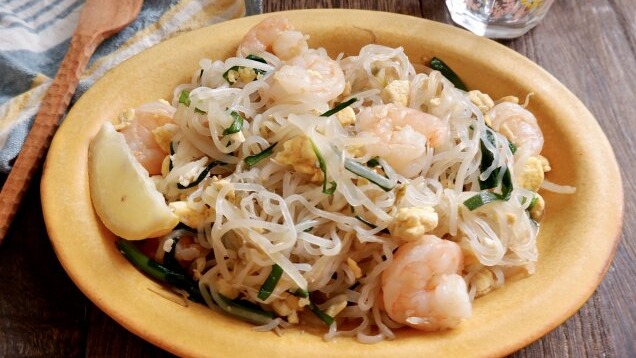 狂瘦10kg的日本營養師瘦身食譜大公開！用蒟蒻絲製作健康低卡「泰式炒河粉」