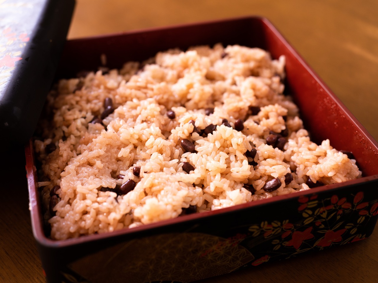 發生好事了就煮紅豆飯吧！為什麼日本人要煮紅豆飯來慶祝？