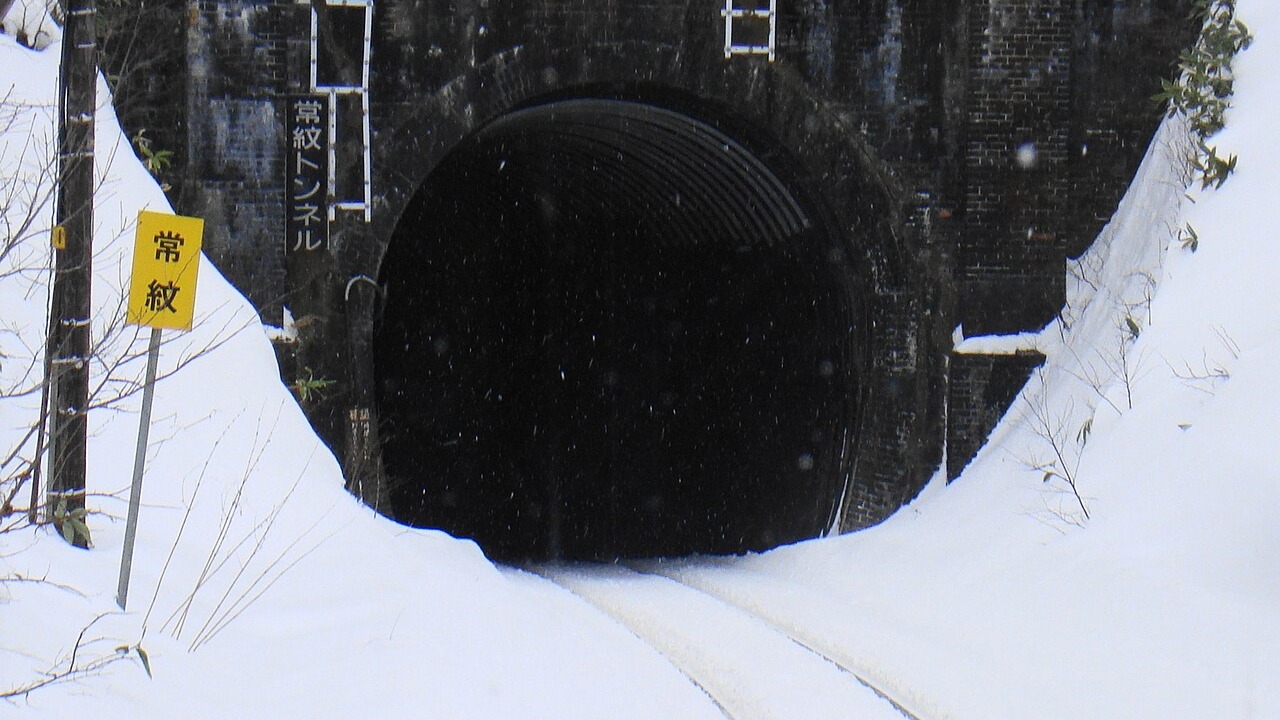 地震震出了多年前「人柱」的恐怖真相！代表北海道開發血淚史的「常紋隧道」