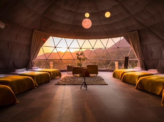 神戶唯一豪華露營「 GLAMP DOME 神戶天空」千萬夜景、溫泉、BBQ 五感體驗亮點介紹